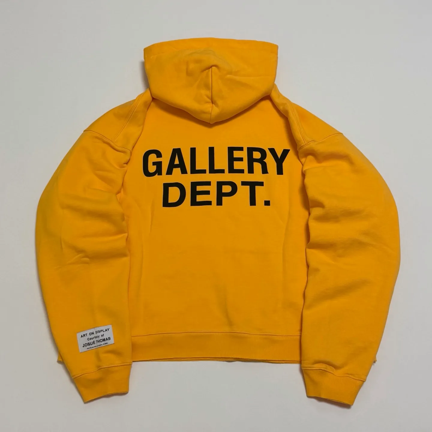 More details GALLERY DEPT. 90'S GD LOGO HOODIE 90's retro destruction yellow English hoodie Yellow S-XL Needs custom weaving and dyeing 500g high weight sweatshirt fabric Light fleece treatment on the inside Overall quite wide and comfortable Loose version Trendy and fashionable Same as the original version No hand-feeling printing process with water slurry Original consistent hang tag with G LOGO hanging beads